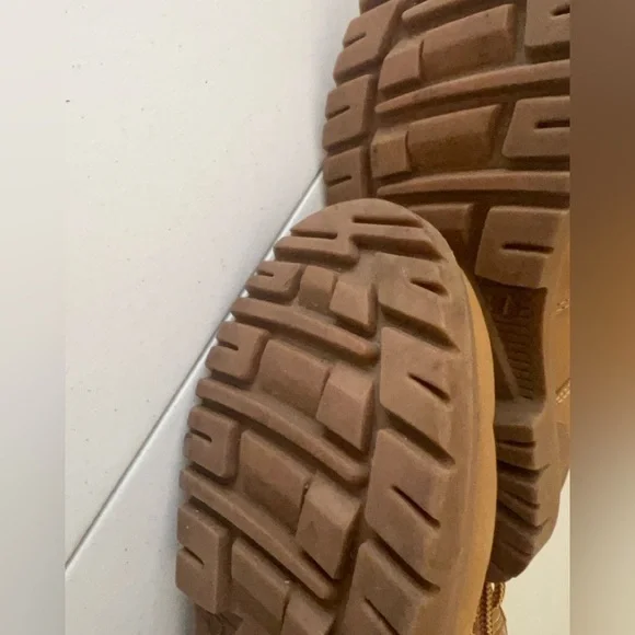 OZARK TRAIL MEN’S TROY BOOTS. SIZE 7
COLOR IS WHEAT-TAN  GREAT CONDITION - Picture 4 of 8